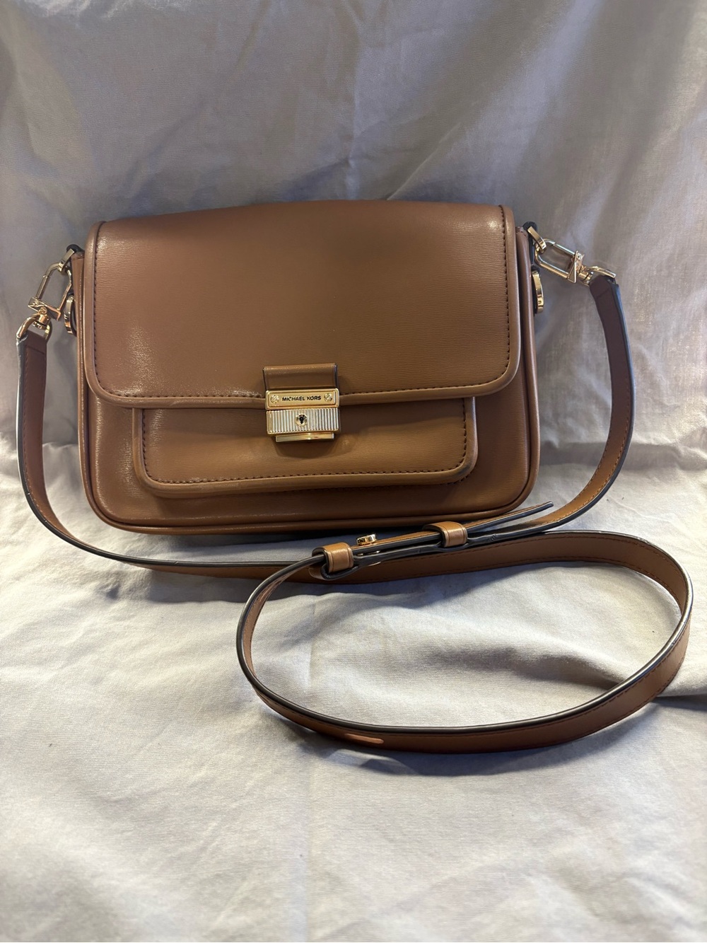 Michael Kors Tan Leather Crossbody Shoulder Bag with Gold Hardware